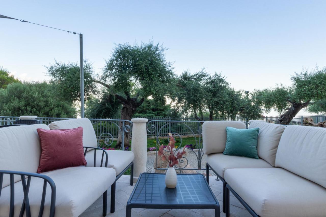 Hotel Brancamaria Cala Gonone Buitenkant foto